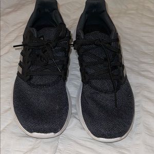 Black/ silver adidas sneakers! EUC